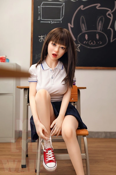 人気学生服ラブドール