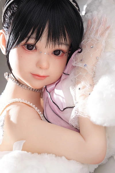 ロリ系セックスドール