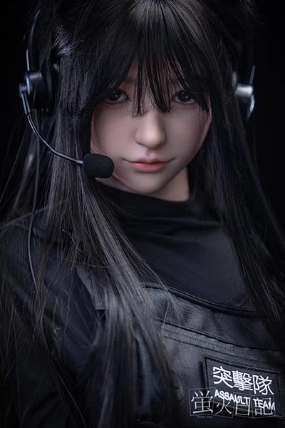 黒い戦闘服のガンガー