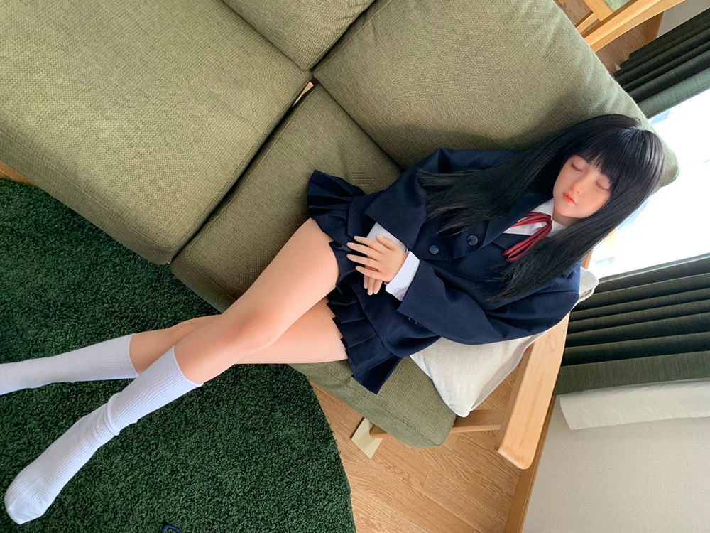 Aカップ 目を閉じる 幼顔セクシードール